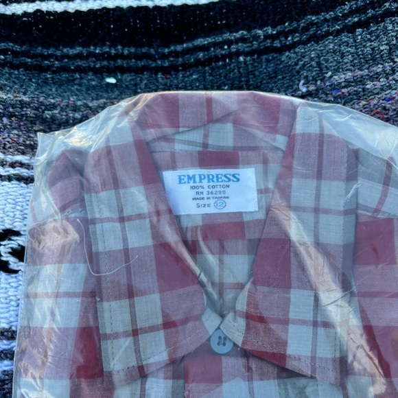 VTG 70s EMPRESS BOYS SPORTS SHIRT MAROON PLAID DEAD STOCK SIZE 12 100% COTTON - Picture 3 of 3